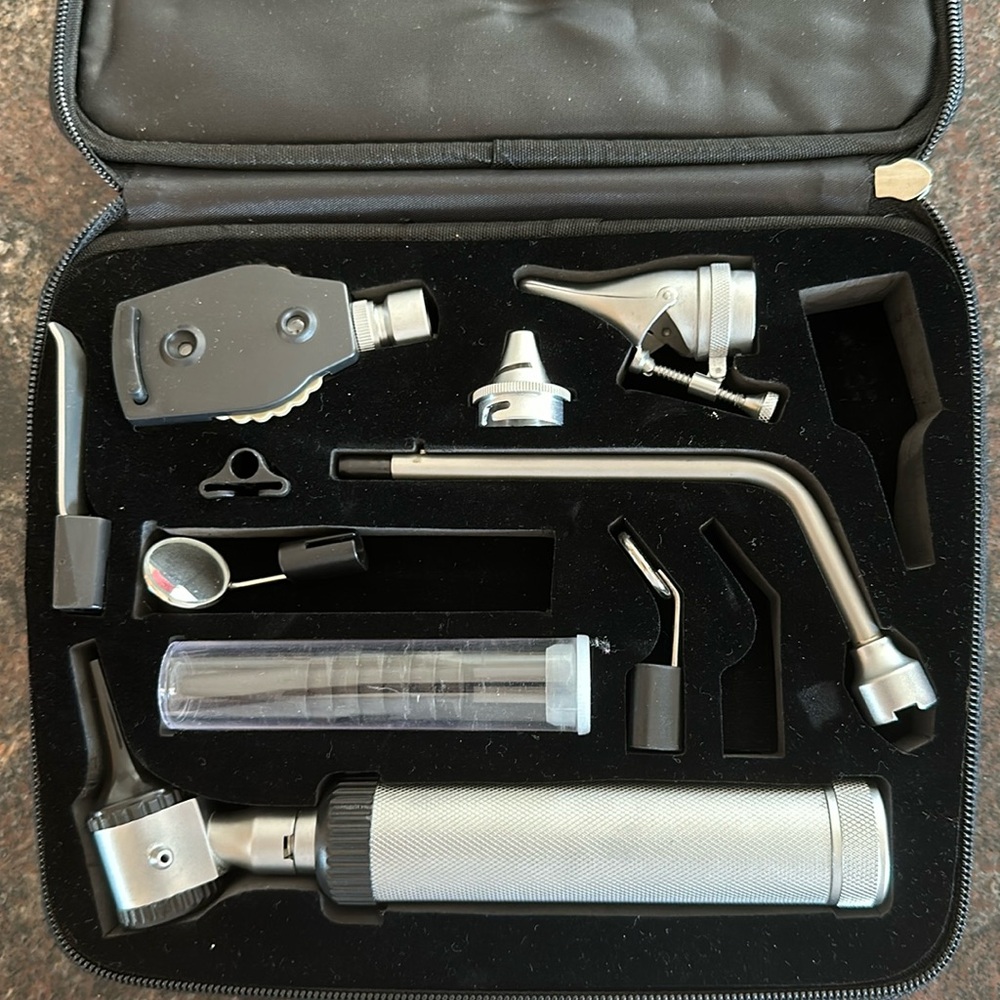 ADC otoscope/opthalmoscope set